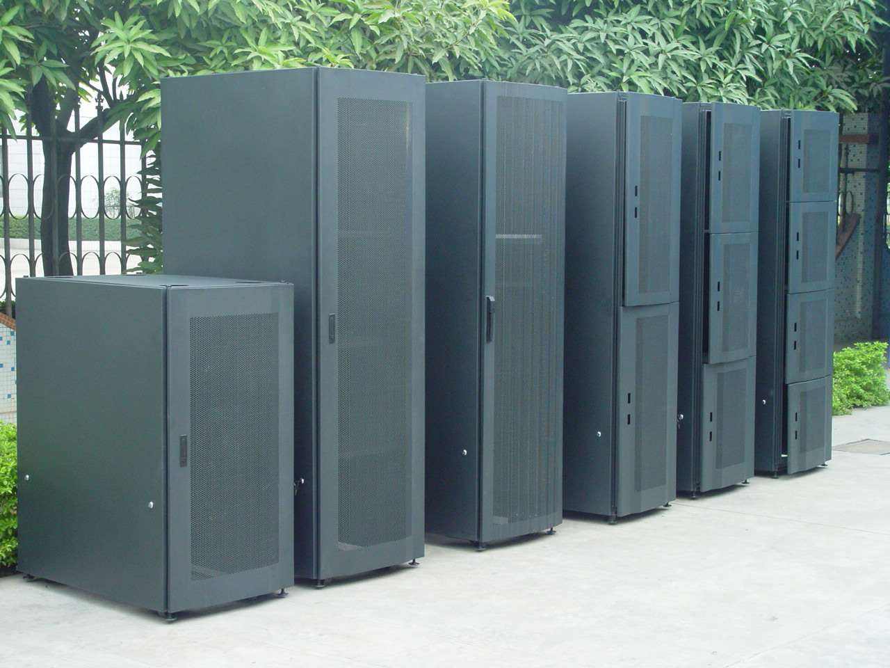 某公司網(wǎng)絡(luò)機(jī)柜